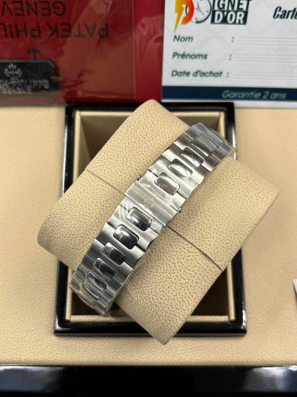 Patek Philippe Nautilus – Lunette Saphir Bleue