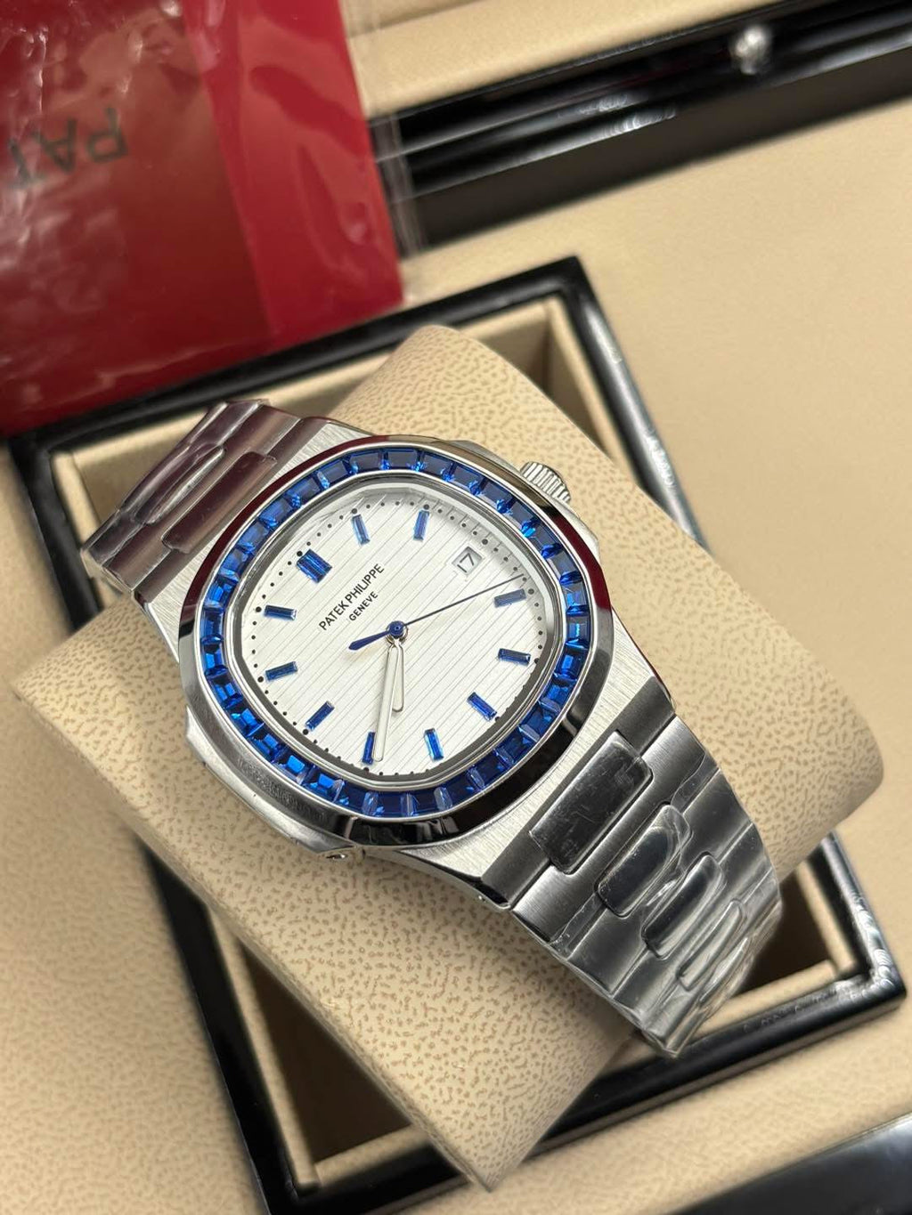 Patek Philippe Nautilus – Lunette Saphir Bleue